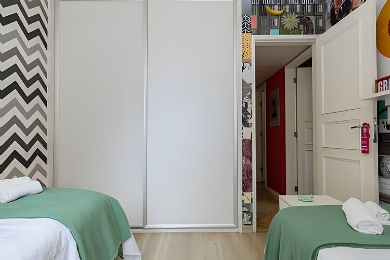 Ff503| Apartment in a bucolic street in Leblon