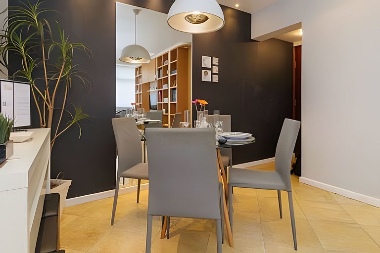 Ff503| Apartment in a bucolic street in Leblon