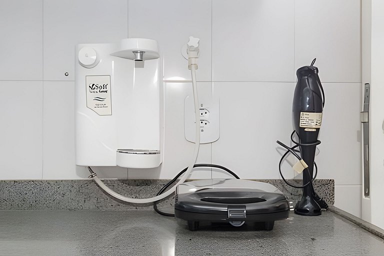 Ff503| Dpto en una calle bucólica de Leblon