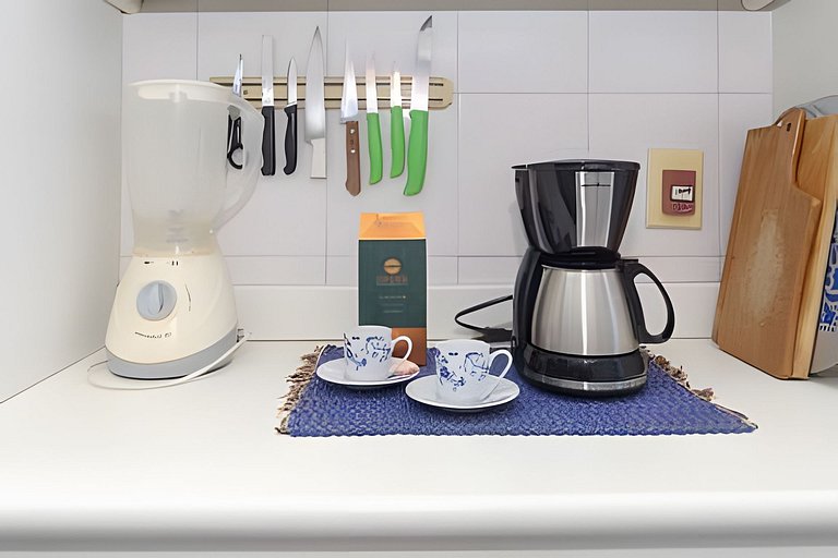 Ff503| Dpto en una calle bucólica de Leblon