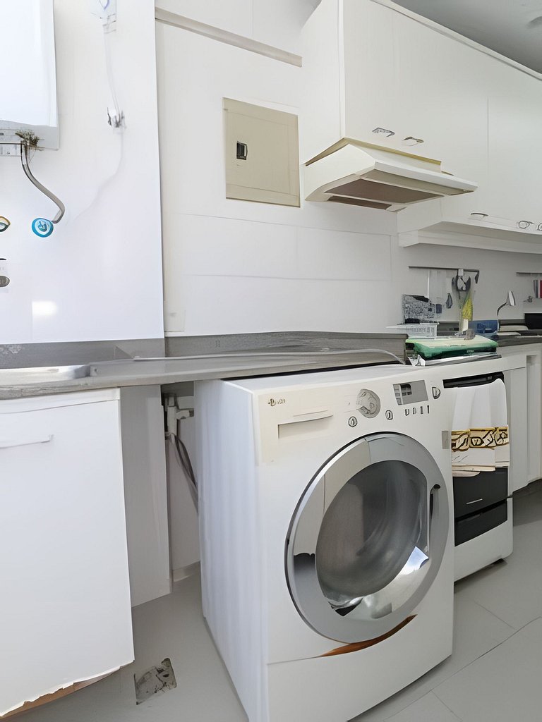 Ff503| Dpto en una calle bucólica de Leblon