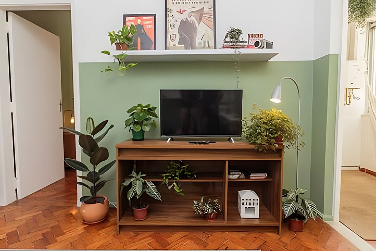 Bul303| Apartamento bucólico entre Copacabana e Ip