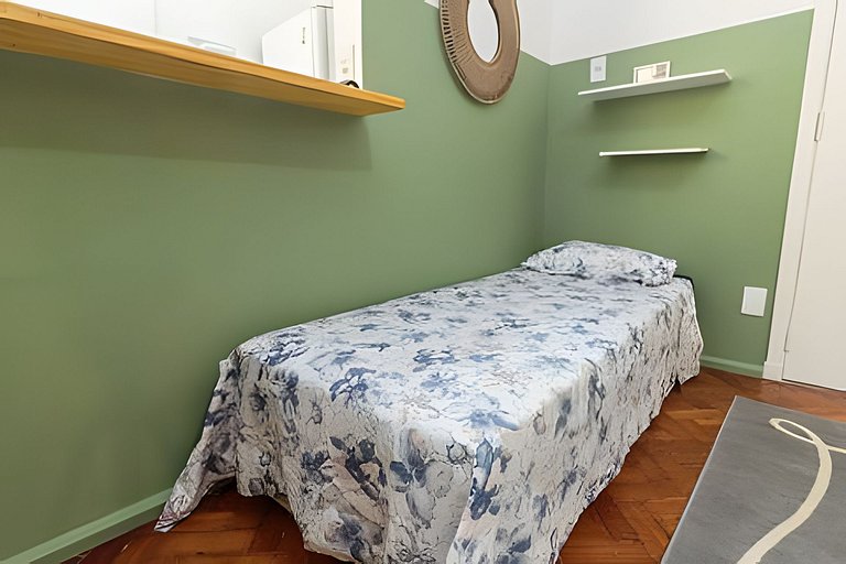 Bul303| Apartamento bucólico entre Copacabana e Ip