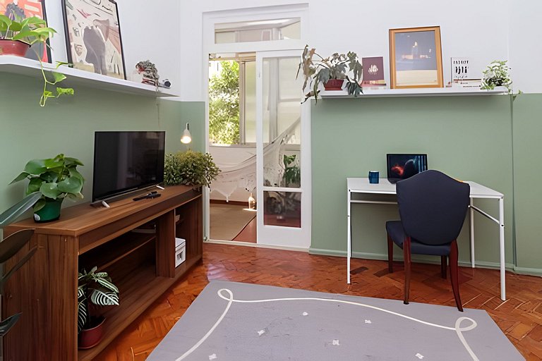 Bul303| Apartamento bucólico entre Copacabana e Ip