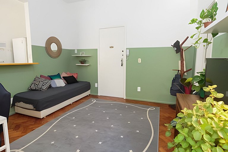 Bul303| Apartamento bucólico entre Copacabana e Ip