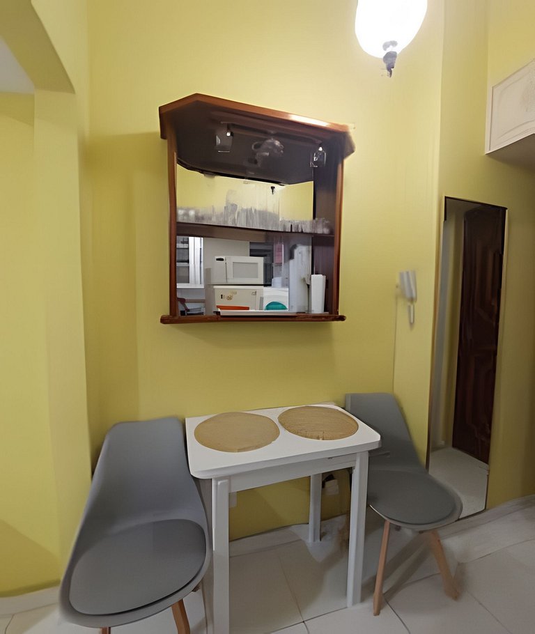 Bul103 | Kitnet en Copacabana, a 650 m de Arpoador