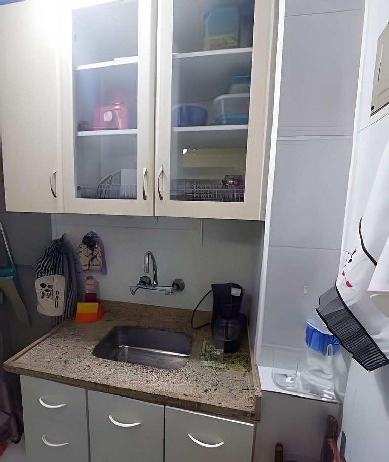 Bul103 | Kitnet en Copacabana, a 650 m de Arpoador