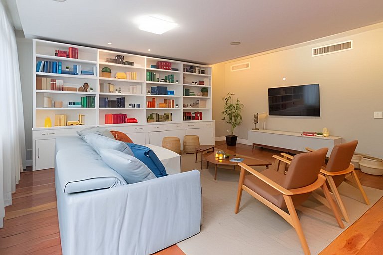 Mar201| Large apartment in Leblon