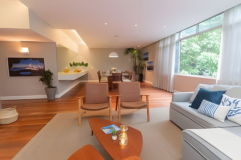 Mar201| Large apartment in Leblon