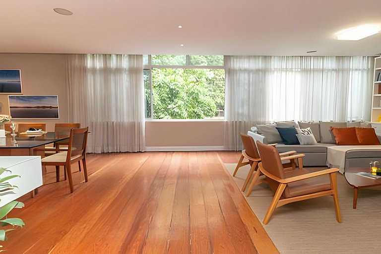 Mar201| Large apartment in Leblon