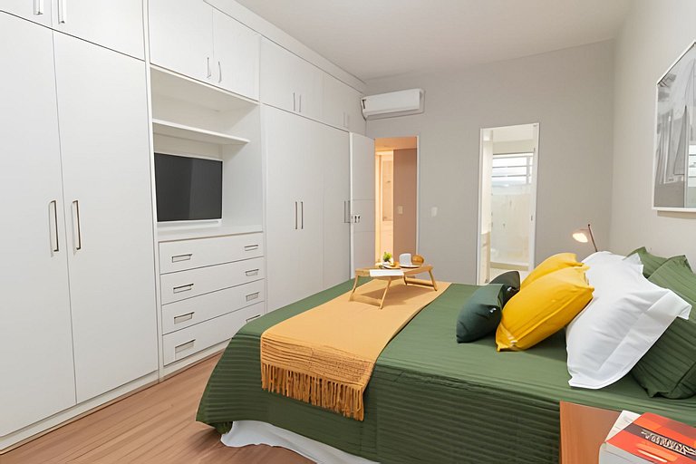 Mar201| Large apartment in Leblon