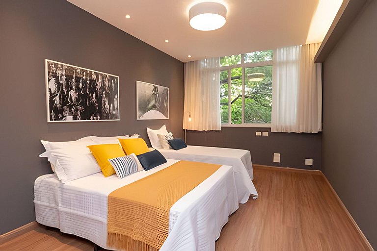 Mar201| Large apartment in Leblon