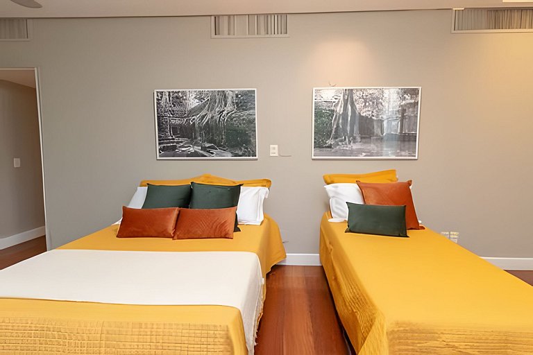 Mar201| Large apartment in Leblon