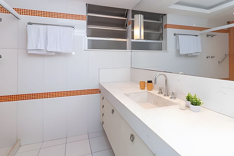 MAR201| Apartamento amplo no Leblon