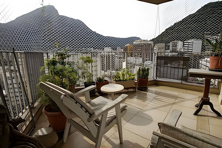 God802| Apart Lagoa with Christ the Redeemer view