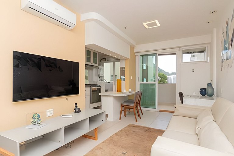 Serrao 405|Renovated flat in Lagoa for 2 people