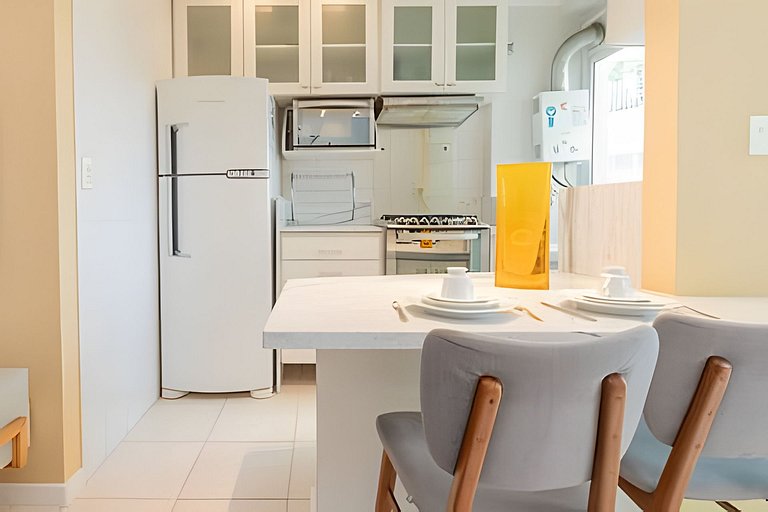 Serrao 405|Renovated flat in Lagoa for 2 people