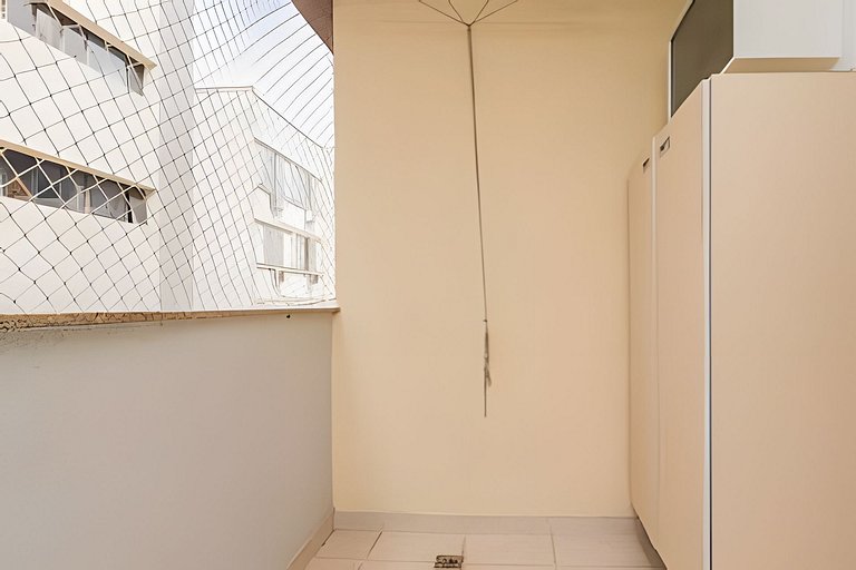 Serrao 405|Renovated flat in Lagoa for 2 people