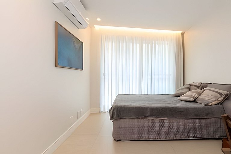 Azevedo606|Flat next to Dias Ferreira + pool