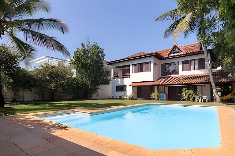 CasaBarra55| Casa com 5 quartos, piscina e sauna