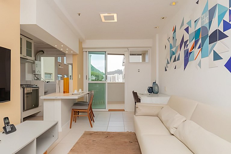 Serrao 405|Renovated flat in Lagoa for 2 people