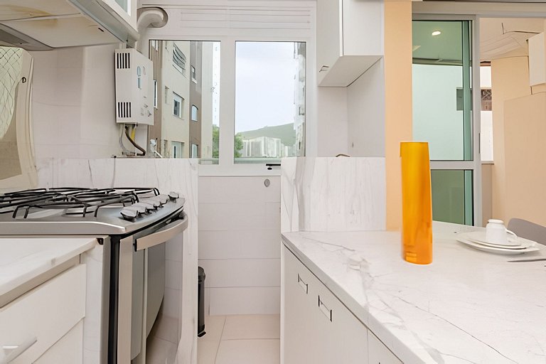 Serrao 405|Renovated flat in Lagoa for 2 people