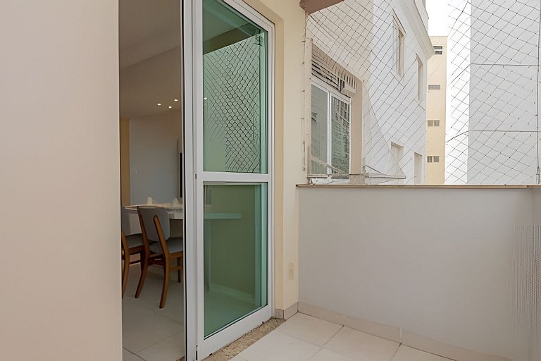 Serrao 405|Renovated flat in Lagoa for 2 people