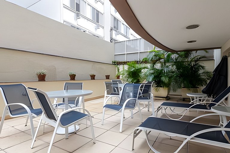 Serrao 405|Renovated flat in Lagoa for 2 people