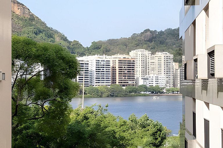 Serrao 405|Renovated flat in Lagoa for 2 people