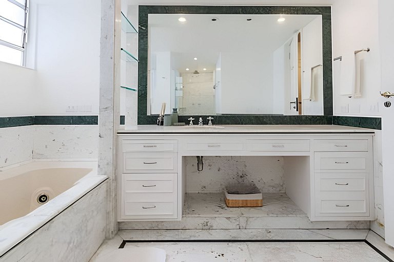 MAR301|Big and cozy in Leblon, 300m from the beach