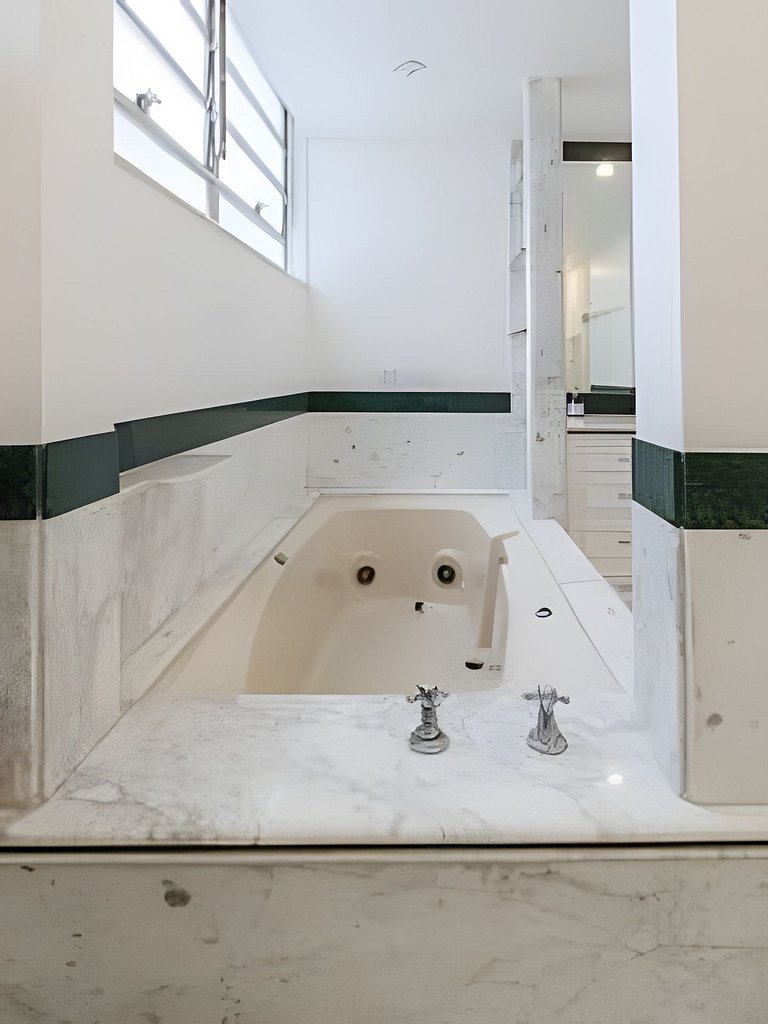 MAR301|Big and cozy in Leblon, 300m from the beach