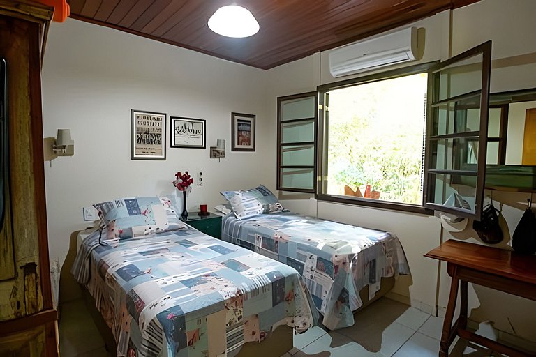 Gui8a| Casa com piscina em Secretário