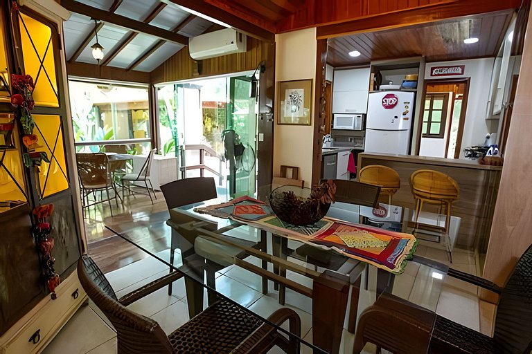 Gui8a| Casa com piscina em Secretário