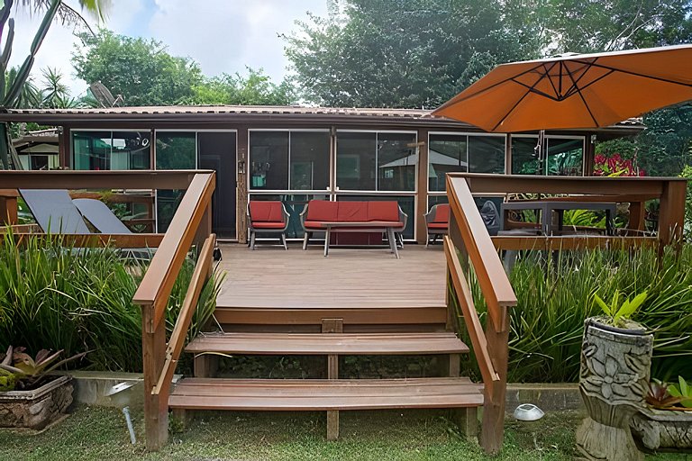 Gui8a| Casa com piscina em Secretário