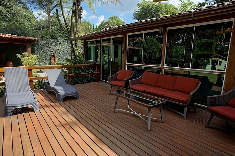 Gui8a| Casa com piscina em Secretário