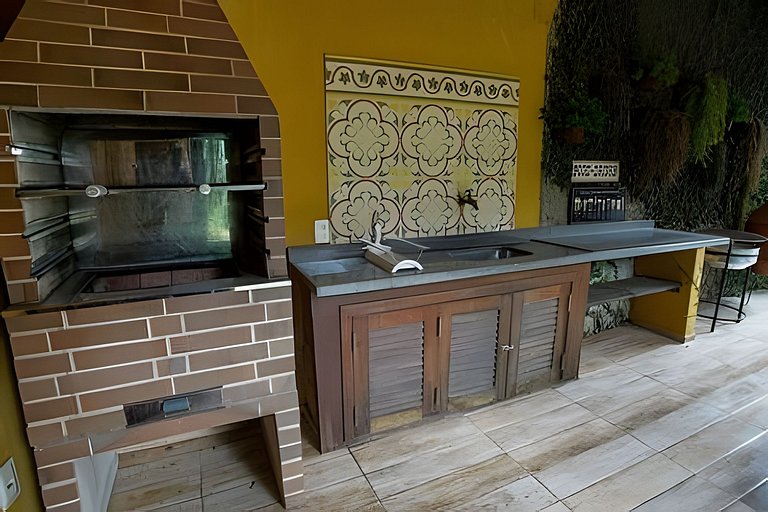 Gui8a| Casa com piscina em Secretário