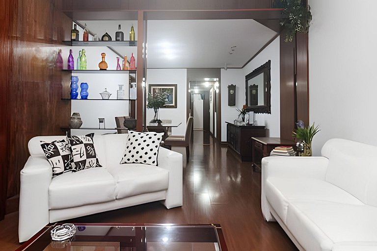 Ff102| Leblon, 3 blocks from the beach