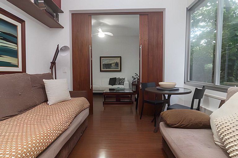 Ff102| Leblon, 3 blocks from the beach