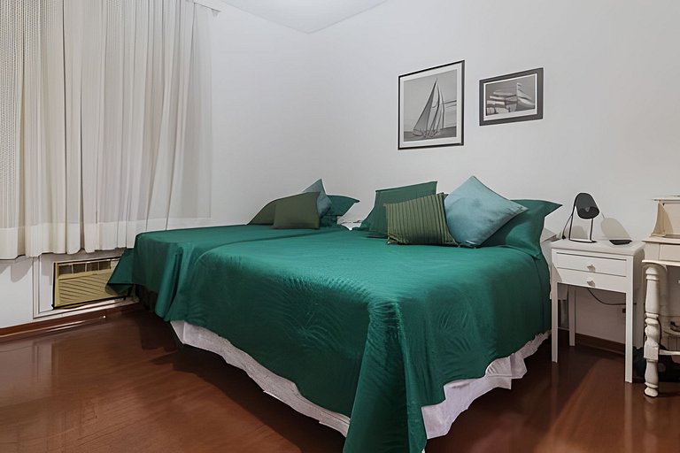 Ff102| Leblon, 3 blocks from the beach