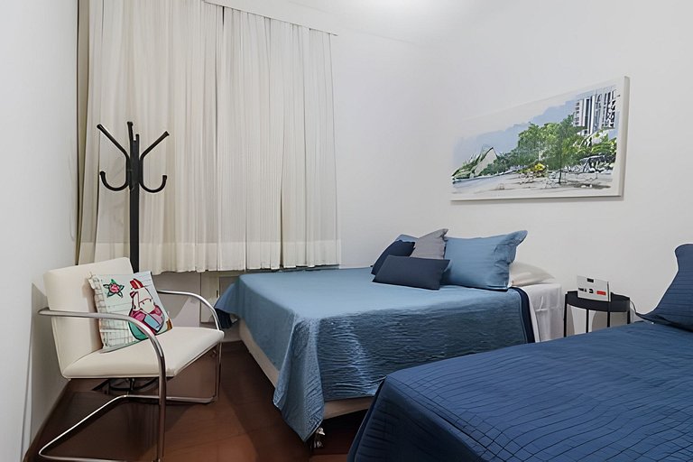 Ff102| Leblon, 3 blocks from the beach