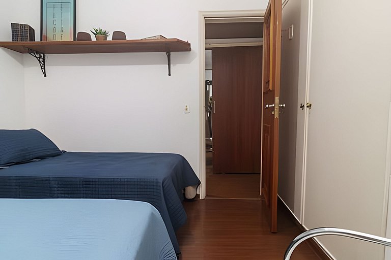 Ff102| Leblon, 3 blocks from the beach