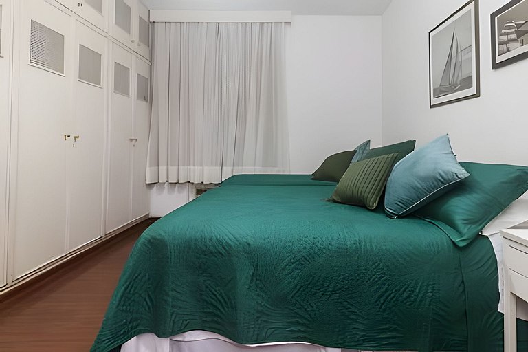 Ff102| Leblon, 3 blocks from the beach