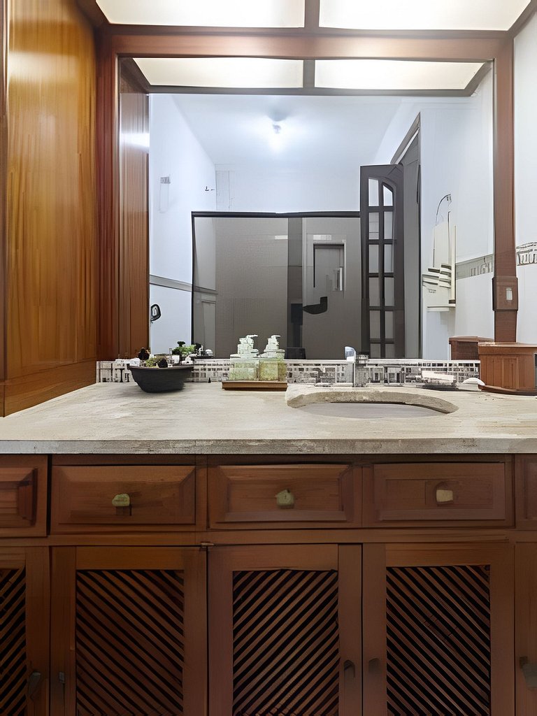 Ff102| Leblon, 3 blocks from the beach