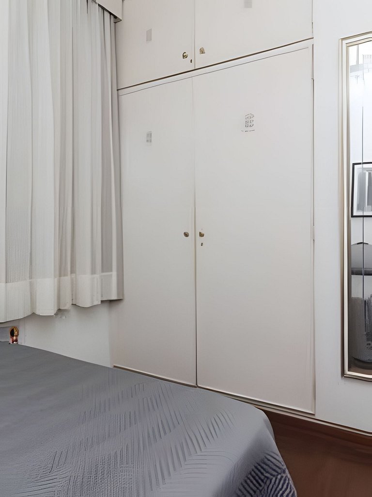 Ff102| Leblon, 3 blocks from the beach