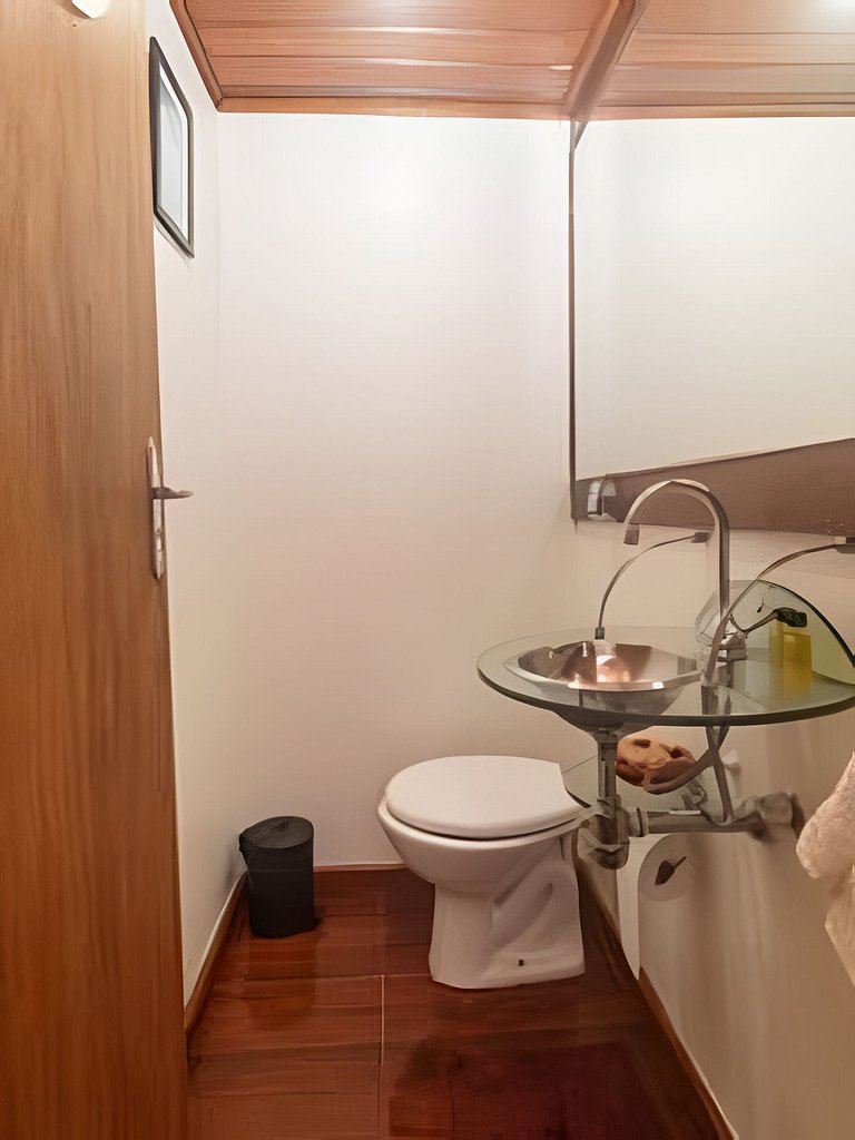 Ff102| Leblon, 3 blocks from the beach