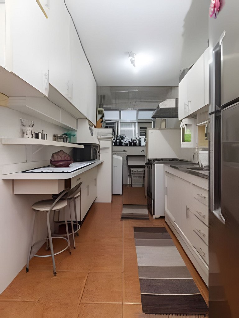 Ff102| Leblon, 3 blocks from the beach