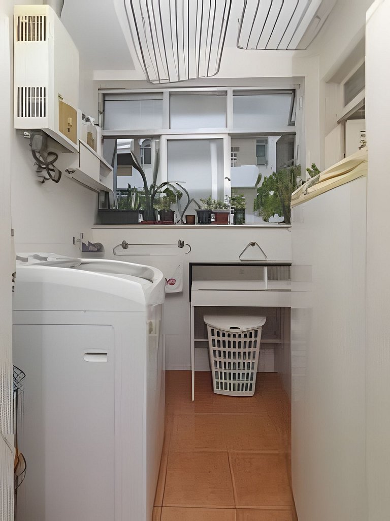 Ff102| Leblon, 3 blocks from the beach