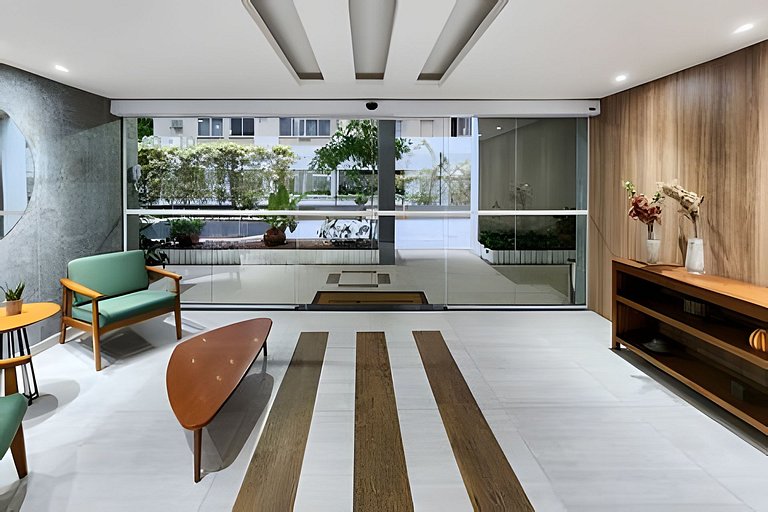 Ff102| Leblon, 3 blocks from the beach