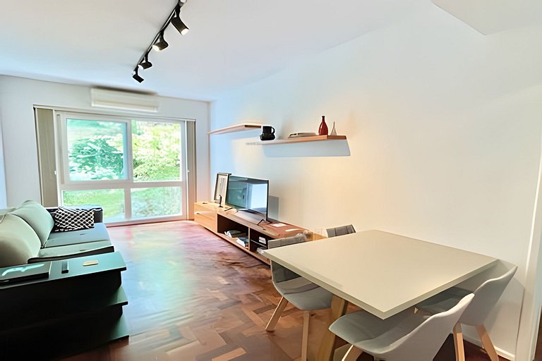 Rub303| 2 bedrooms in a tree-lined street in Baixo