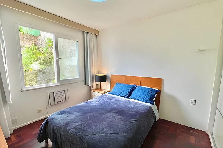 Rub303| 2 bedrooms in a tree-lined street in Baixo